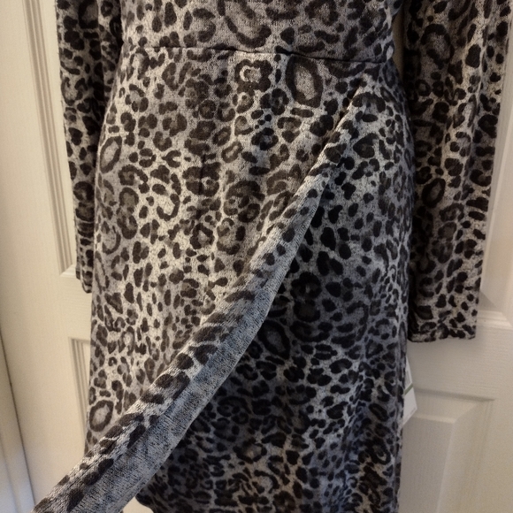 SPENSE Sexy Woman Animal Print Dress. Overlapping Hem. Long Sleeve Size L - Picture 5 of 8